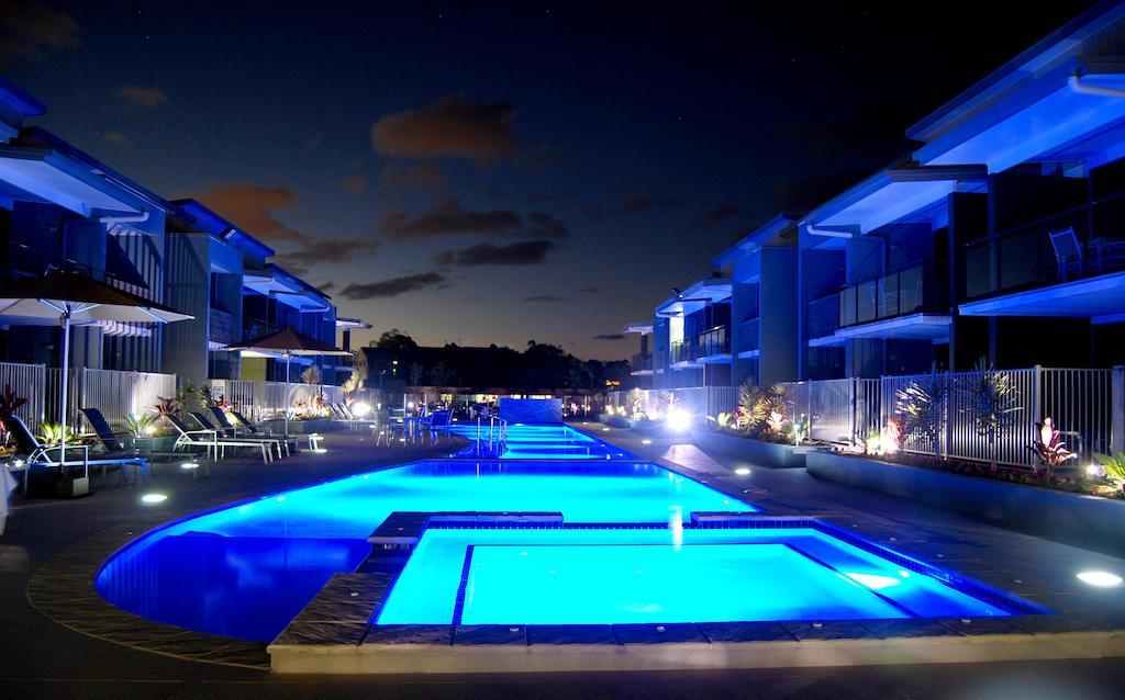 Ramada By Wyndham Hervey Bay Zařízení fotografie The pool at the Blue Sky Inn