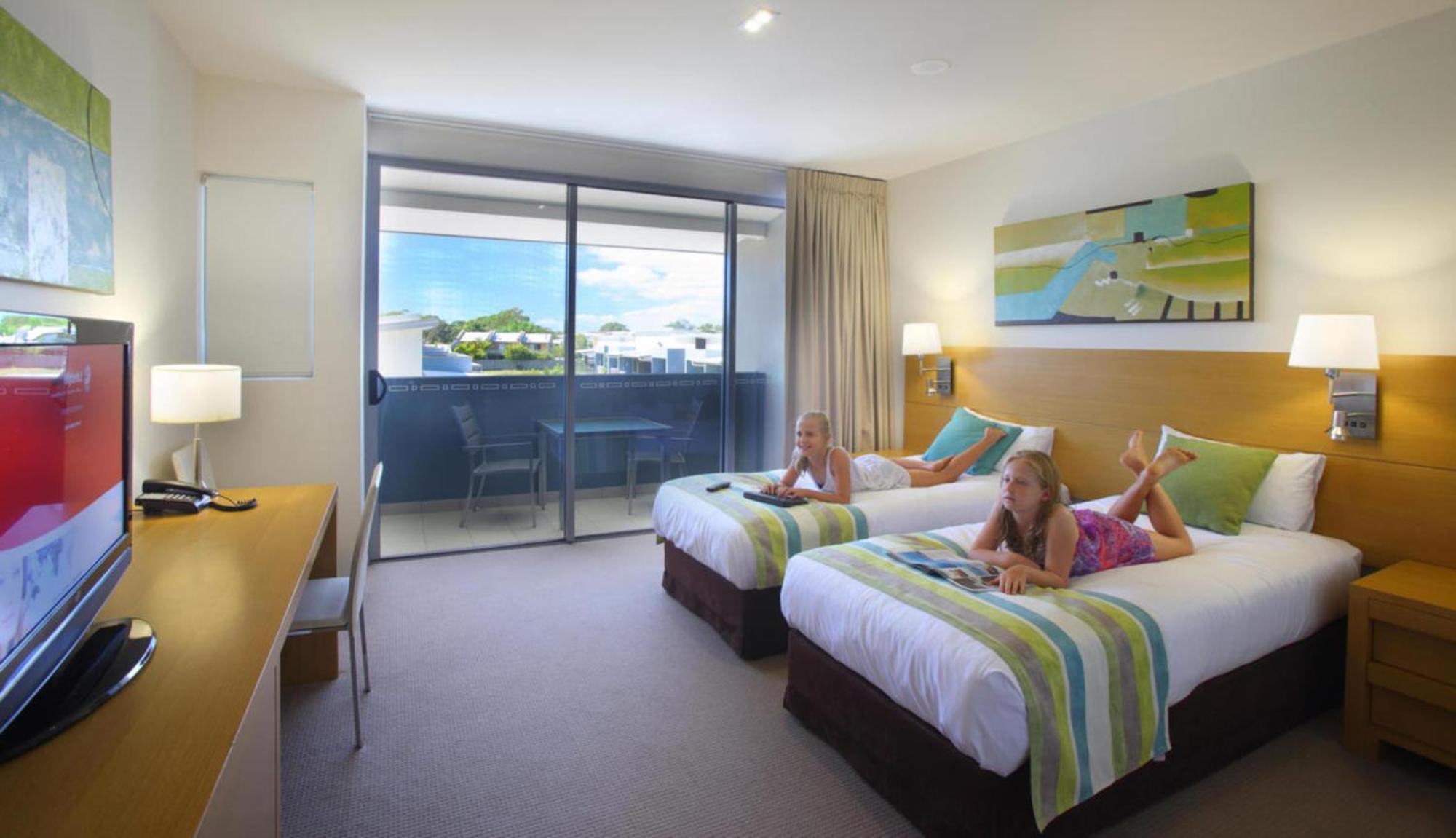 Ramada By Wyndham Hervey Bay Exteriér fotografie A typical hotel room