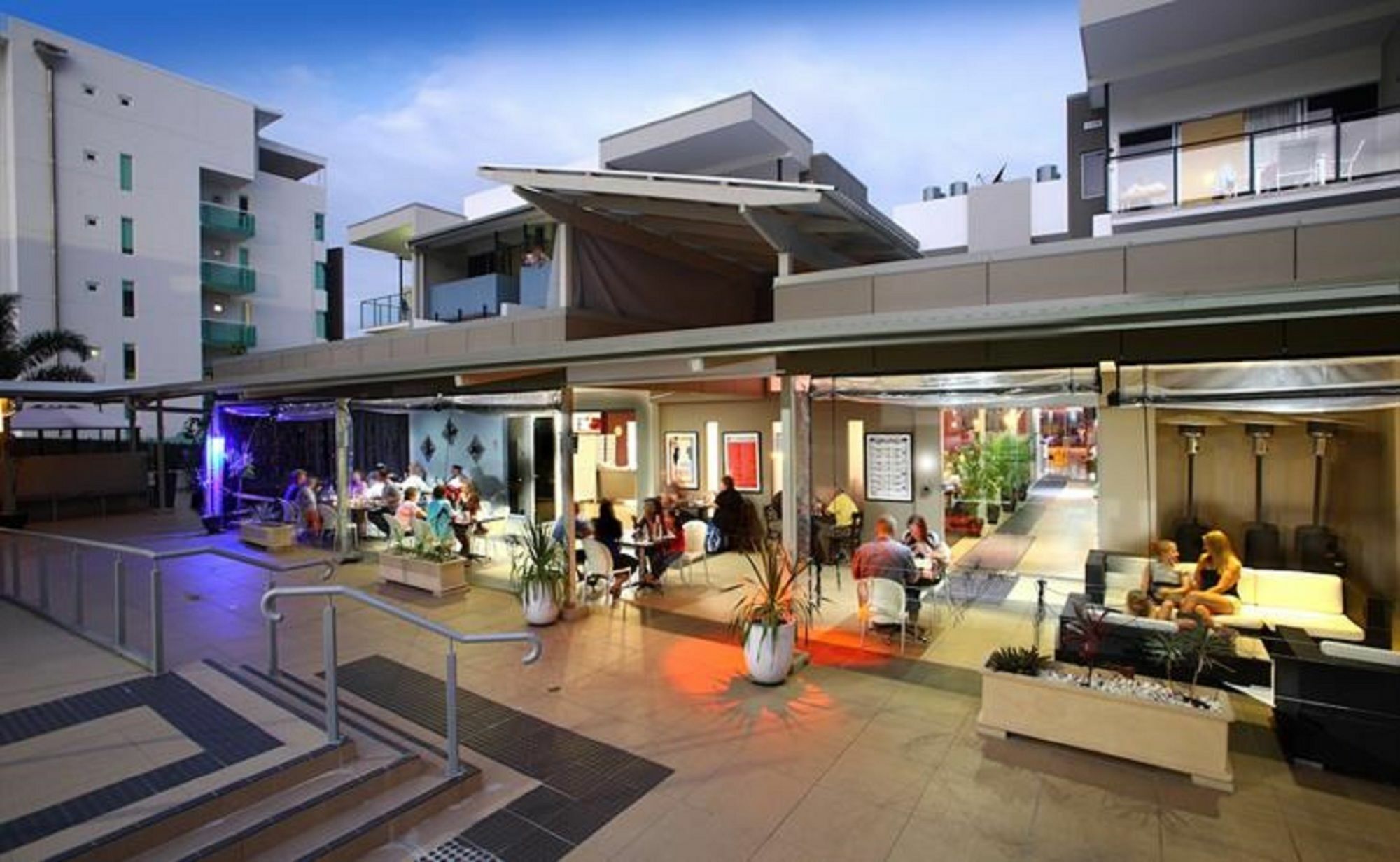 Ramada By Wyndham Hervey Bay Exteriér fotografie The Village, 2010