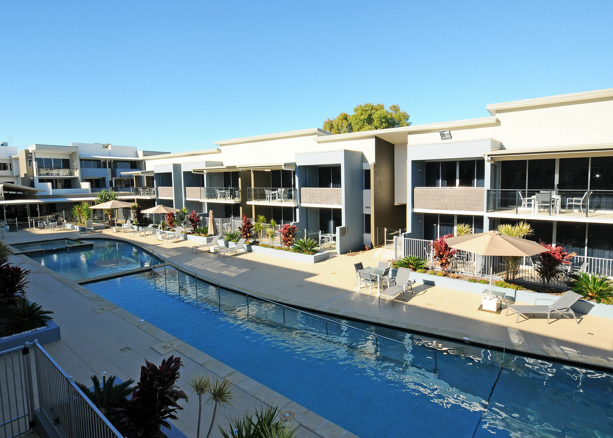 Ramada By Wyndham Hervey Bay Exteriér fotografie The pool at the Mantra on Mooloolaba