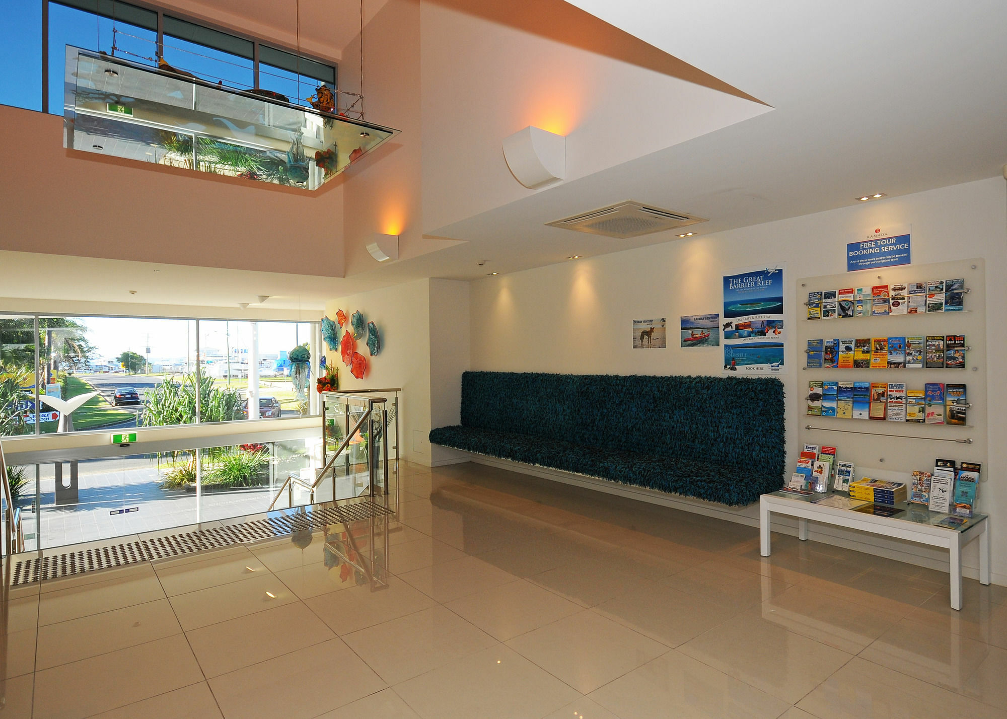 Ramada By Wyndham Hervey Bay Interiér fotografie Lobby
